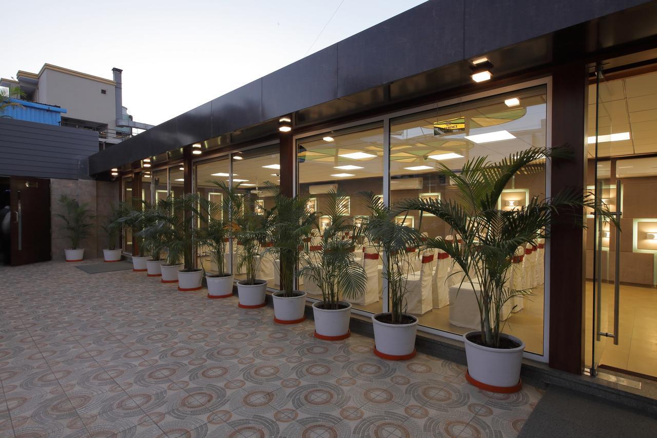 Hotel O Ellis Ahmadábád Kültér fotó