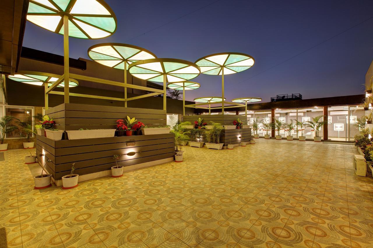 Hotel O Ellis Ahmadábád Kültér fotó