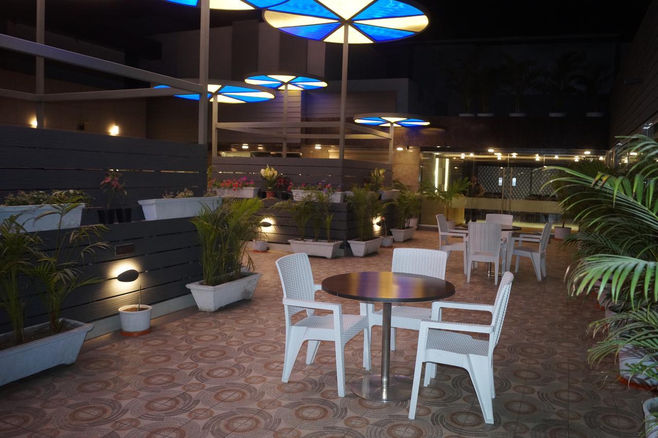 Hotel O Ellis Ahmadábád Kültér fotó
