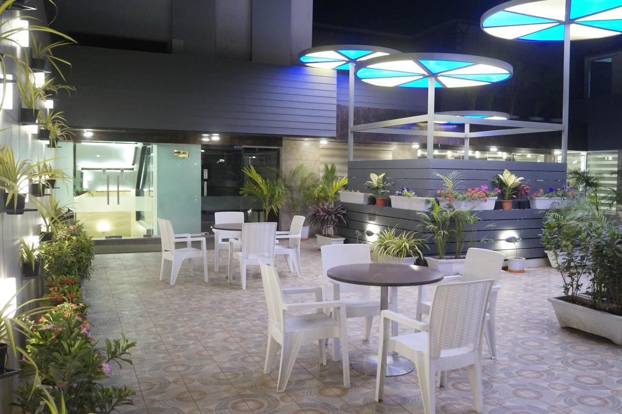 Hotel O Ellis Ahmadábád Kültér fotó
